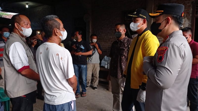 Bupati Dico Bersama Kapolres Kendal Tinjau Pemilik Hewan Ternak Cegah Wabah Penyakit Mulut Dan Kuku