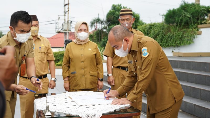 Lantik PPPK dan Serahkan SK CPNS Formasi 2021, Molen Ingatkan Agar Bekerja Penuh Integritas
