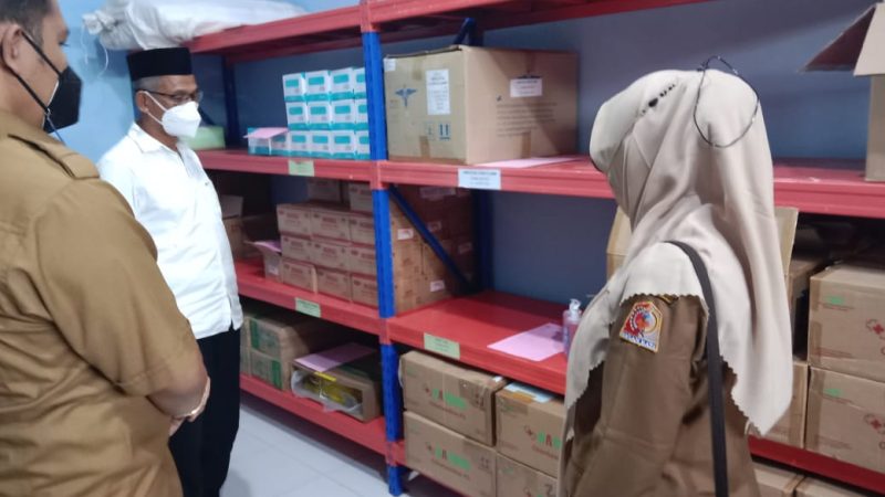 Bupati Nagan Raya HM.Jamin Idham.SE.Tinjau UPTD Instalasi Farmasi ( IFK)