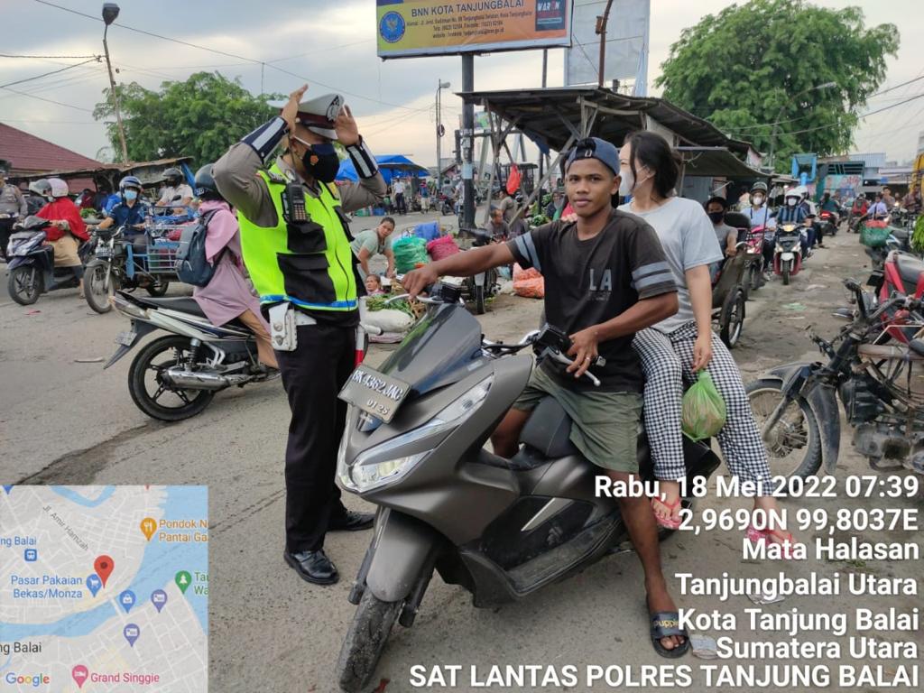 Demi Tertibnya Berlalu Lintas Satlantas Polres Tanjungbalai Laksanakan Himbauan Pada Pengendara Bermotor Menggunakan Helm SNI