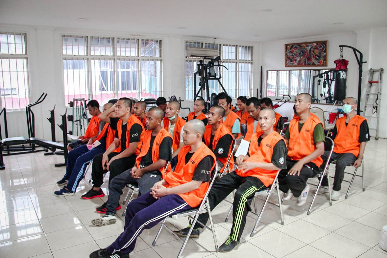 Rutan Cipinang Kanwil Kemenkumham DKI Jakarta Bersama Lembaga Bantuan Hukum Masyarakat Berikan Penyuluhan Hukum Kepada 20 Warga Binaan.