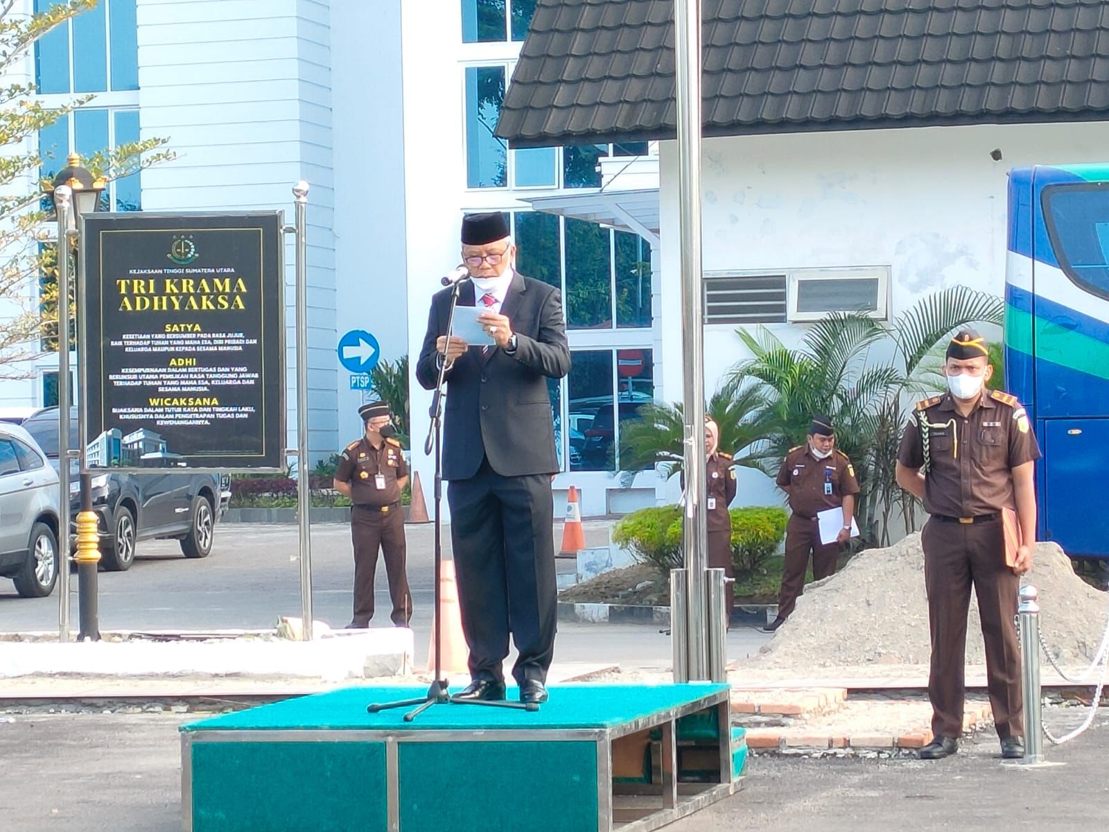 Kajati Sumut Pimpin Upacara Harkitnas Dengan Tema “Ayo Bangkit Bersama