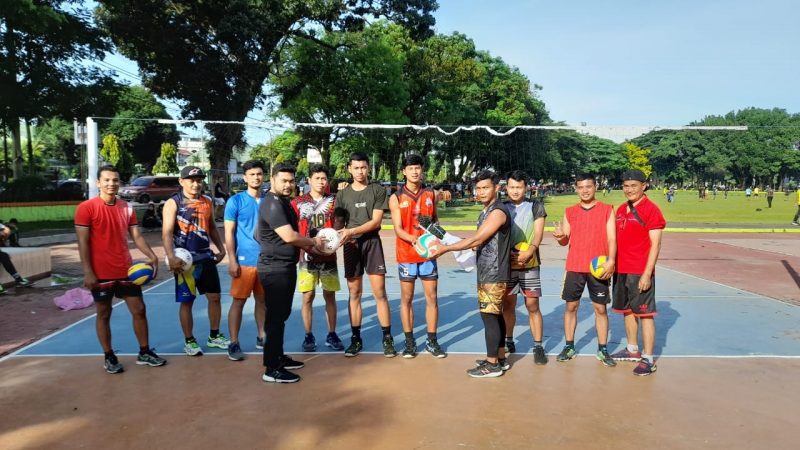 SMSI Binjai-Langkat Kembali Berikan Bantuan Alat Olahraga Kepada Atlet