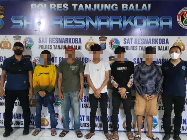 Grebek Kampung Narkoba Lima Positif Pemakai Sabu di Amankan Satres Narkoba Polres Tanjungbalai