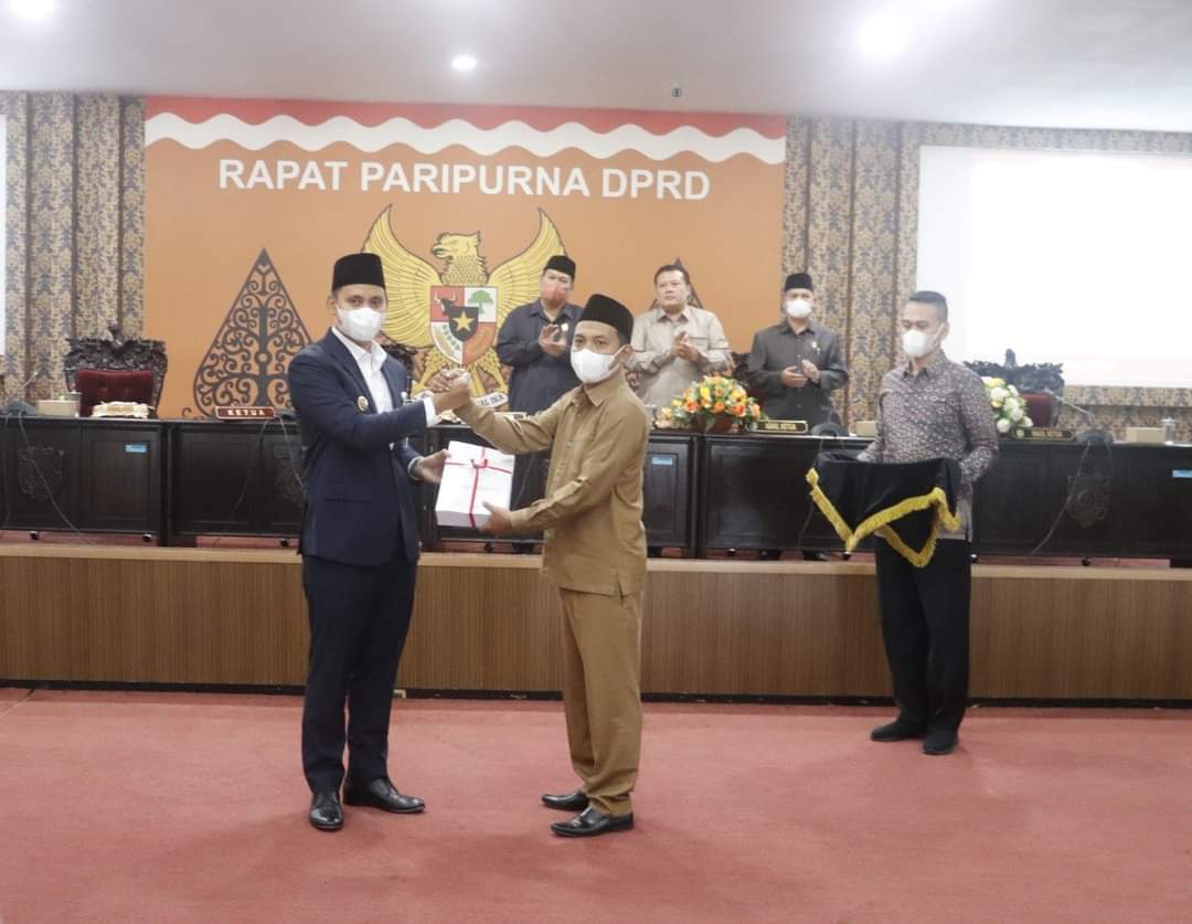 Bupati Kendal Dico M Ganinduto Sampaikan Laporan Nota Keuangan APBD Tahun 2021