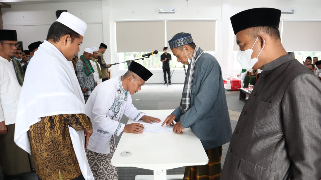 Zahir Hadiri Pelantikan Pengurus MUI Kecamatan se-Kabupaten Batu Bara