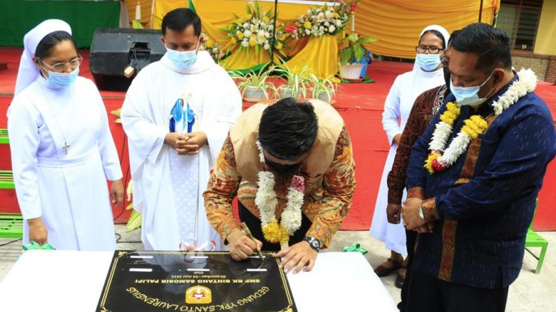 Bupati Samosir resmikan gedung baru SMP RK Bintang Samosir Palipi