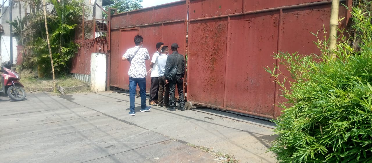 Konfirmasi ke PT Gunung Gahapi, 4 Wartawan ini Nyaris Dijepit Gerbang Baja