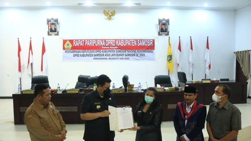 Bupati Samosir Rapat Paripurna Pengambilan Keputusan dan Penyampaian Keputusan DPRD