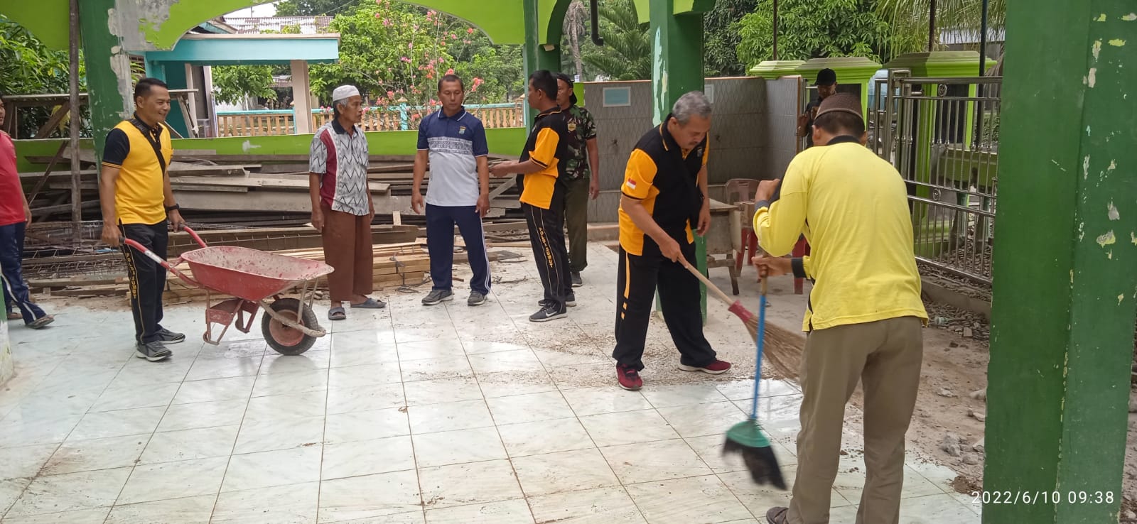 Polsek Secanggang Laksanakan Bakti Sosial menyambut HUT Bhayangkara Ke 76