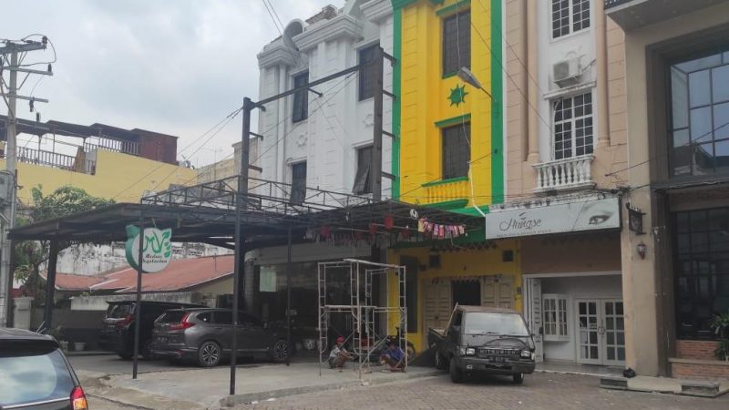 Warga Ruko Airlangga City Point Minta Pemko Medan Bongkar Kanopi Milik Restoran Medan Vegetarian