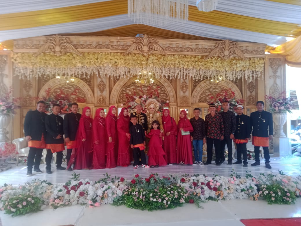 Resepsi Pernikahan Anak Hj Fitriani Abdullah Dihadiri Ribuan Tamu