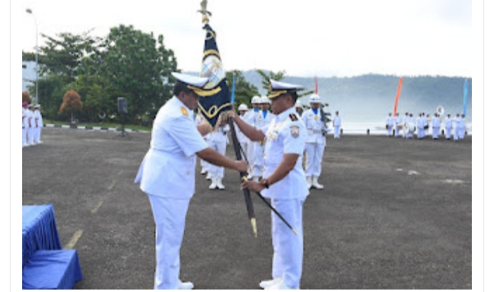 Sertijab Danlanal Nias dari Kolonel Laut (P) Antonius Hendro Prasetyo kepada Letkol Laut (P) Jerry Henry Manuhutu, M.Tr. Hanla, CRMP