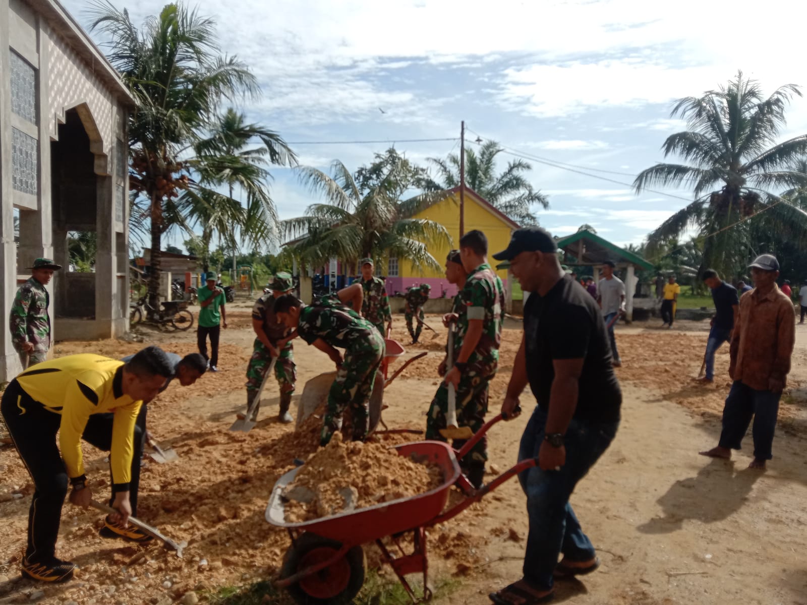 Menyambut Hari HUT Bhayangkara Polsek Banda Alam Bersama Muspika Dan Masyarakat Bakti Sosial