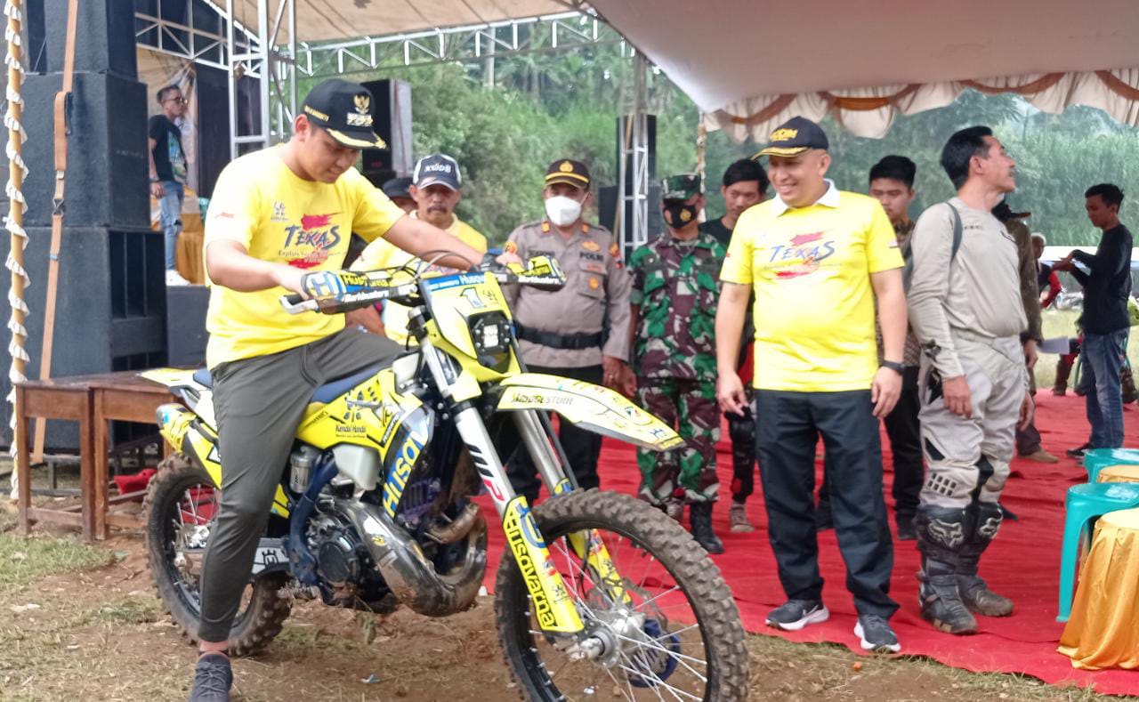 Seribuan Peserta Motor Trail Perebutkan Piala Texas Bupati Cup Adventure