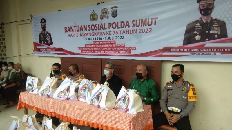Hari Bhayangkara ke-76, Polres Tanjung Balai Berikan Bantuan Sosial Kepada Warga