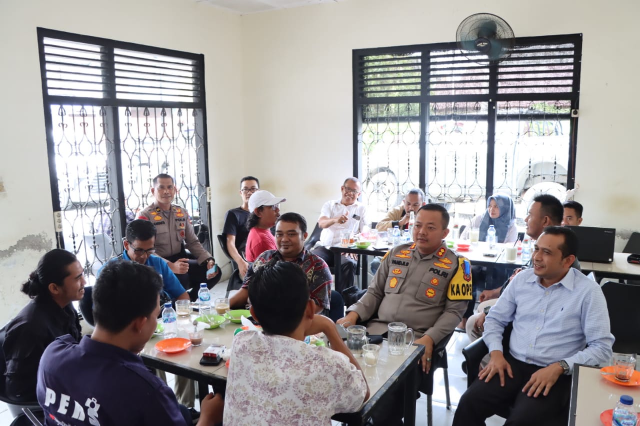 Saweu Keude Kupi, Kapolres Aceh Barat Ajak Wartawan dan Masyarakat Jaga Sitkamtibmas.