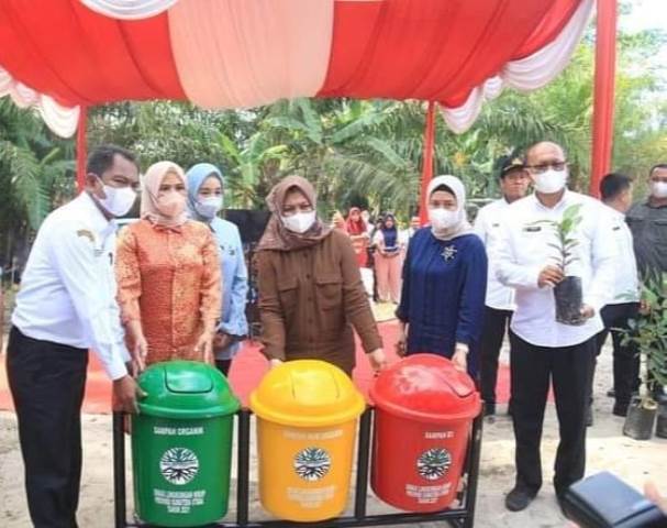 Bupati Sergai Berhasil Normalisasi Sungai Belutu dan Tanjung Beringin, Ketua TP PKK Sumut Tanam Pohon Manggis