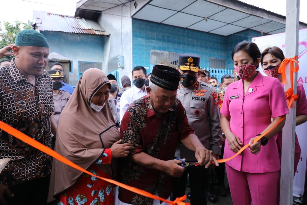 Polda Sumut Gelar Bakti Sosial Bedah Rumah, Sambut HUT Bhayangkara ke 76
