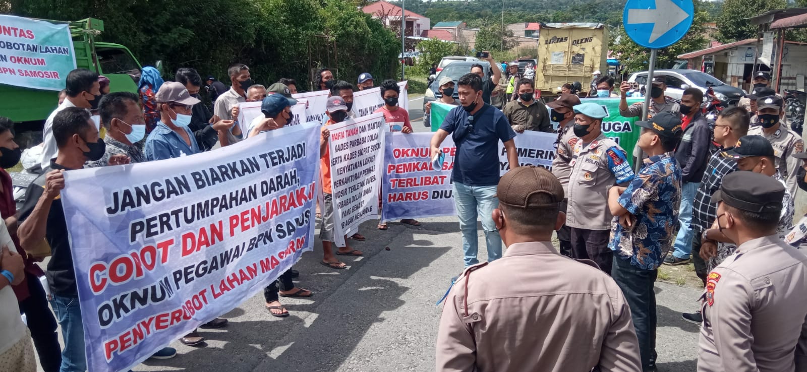 Terkait Unjuk Rasa, Masyarakat Tuntut Bupati Samosir Copot Oknum ASN
