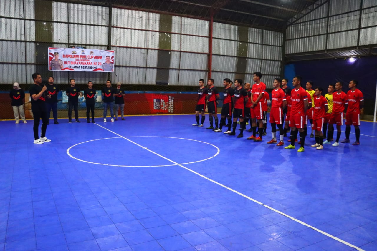Masyarakat Antusias, Kapolres Inhu Buka Turnamen Futsal Cup 2022