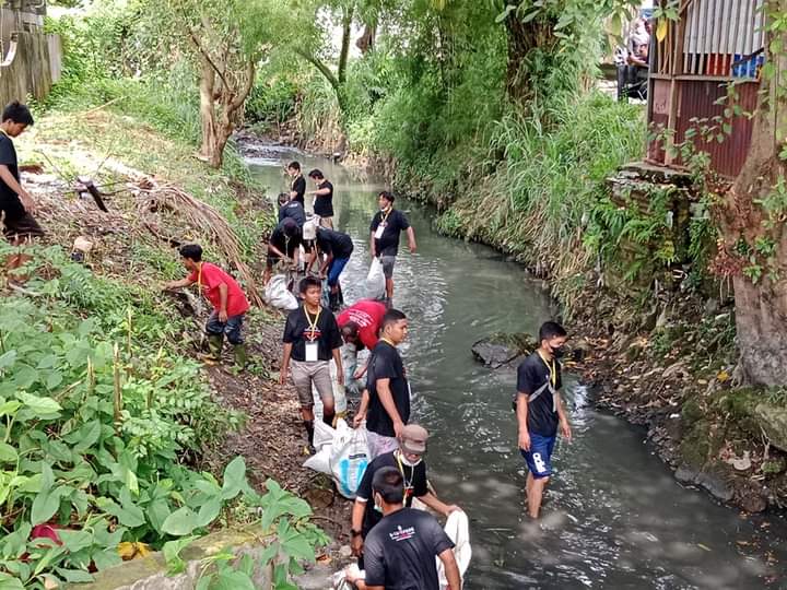 Sambut HUT Kota Medan Ke 432, Kelurahan Babura Menggelar Kegiatan Aksi Bersih Susur Alur Sungai Putih