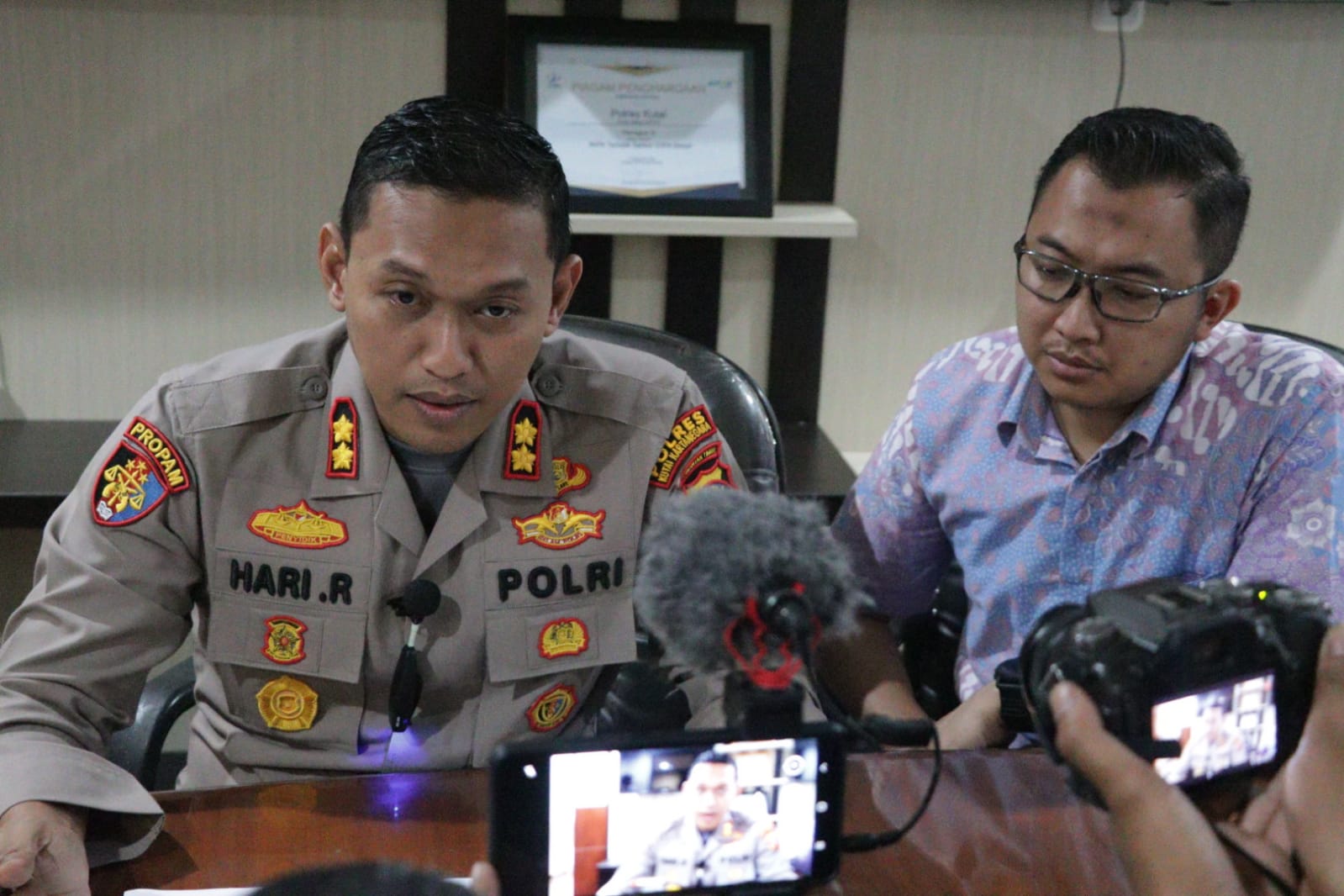 Baru Menjabat Kapolres Kukar, AKBP Hari Rosena Gelar Press Release Kasus Pembunuhan di Muara Leka