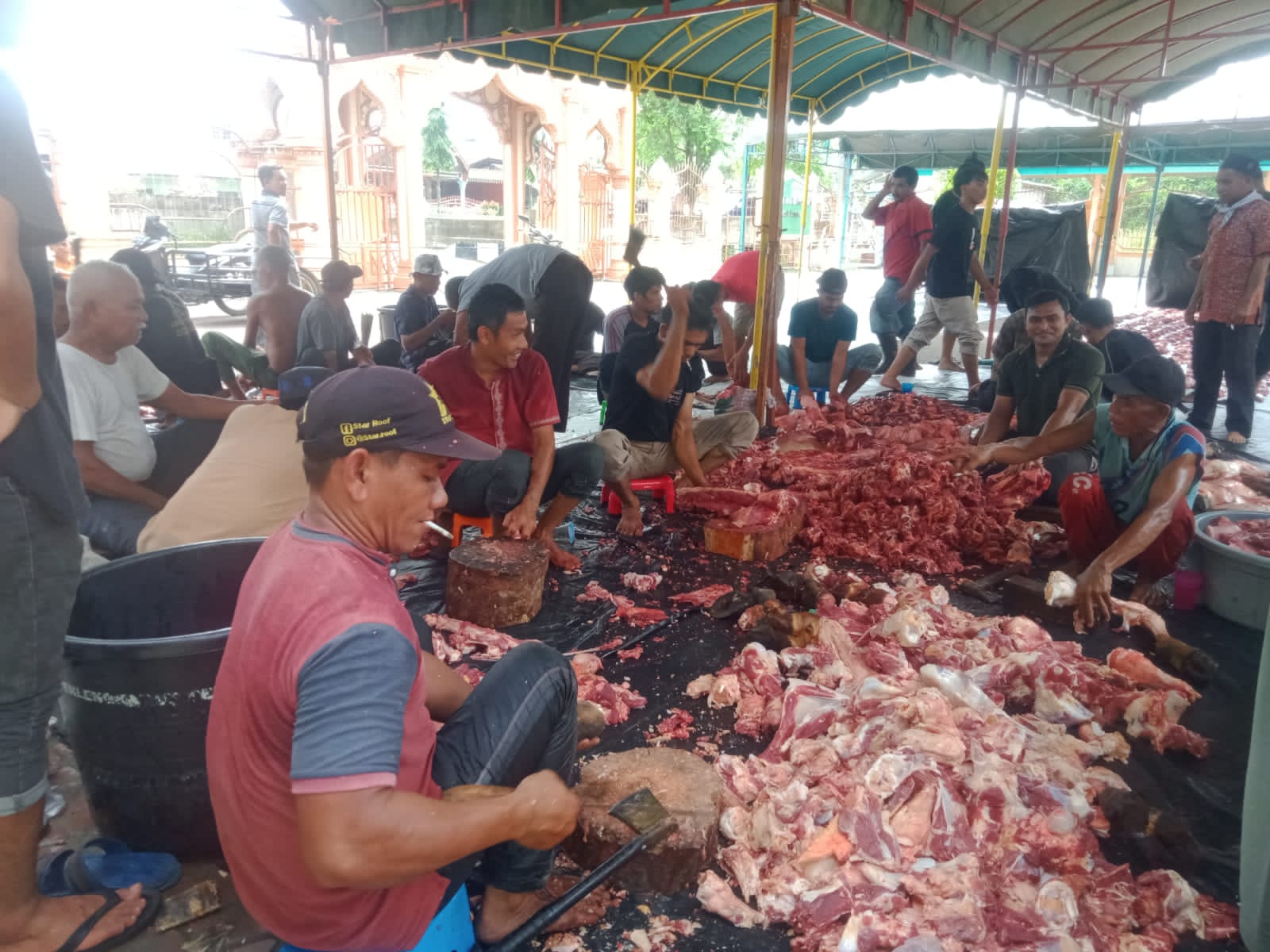 Warga Baroh Langsa Lama Kompak Gotong Royong Sembelih Hewan Kurban Saat Idul Adha