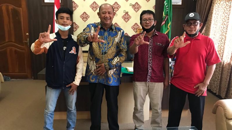 Dua Atlet Taekwondo Langkat Ikuti Kejuaraan PORSENI di Banjarmasin, Ini Pesan Syah afandin