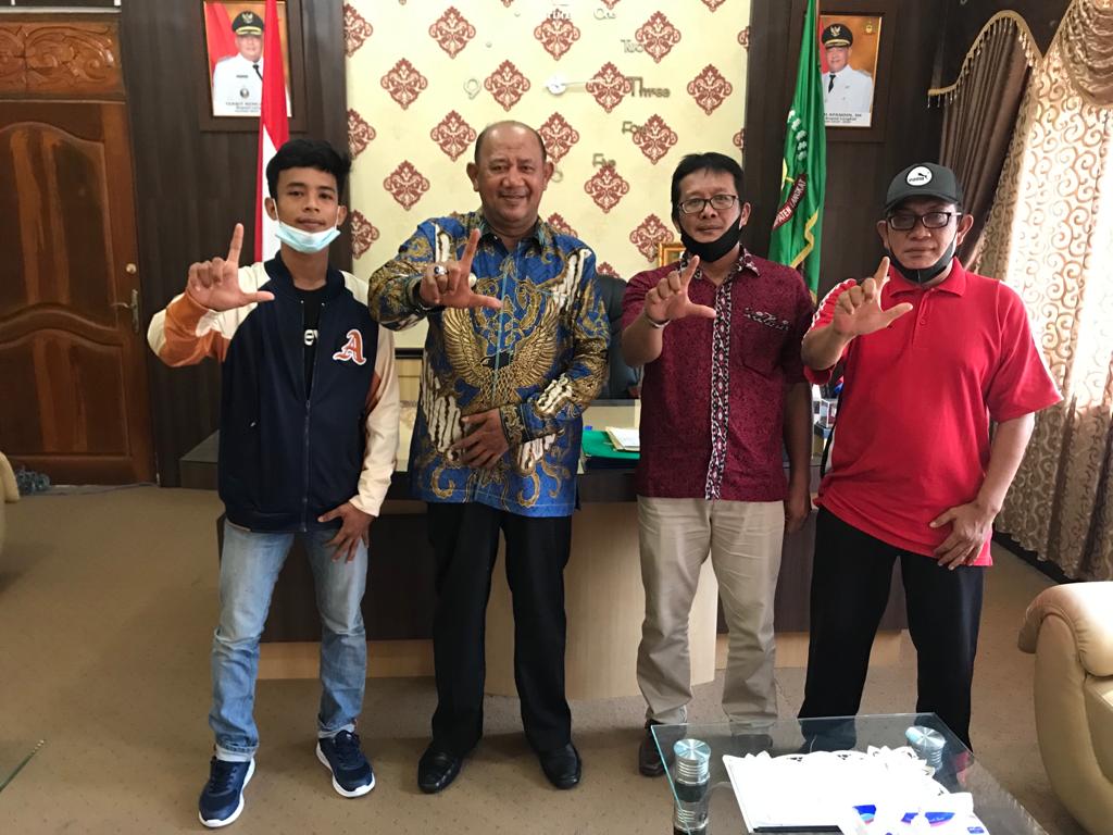 Dua Atlet Taekwondo Langkat Ikuti Kejuaraan PORSENI di Banjarmasin, Ini Pesan Syah afandin