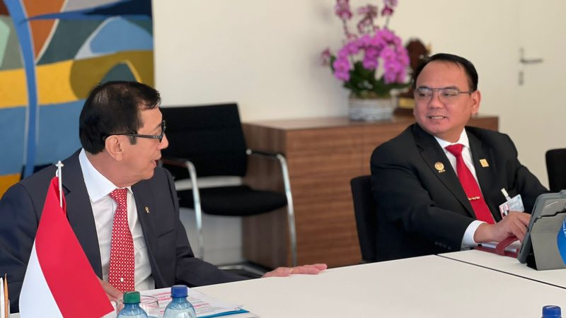 Pertemuan Bilateral dengan Dirjen WIPO, Menkumham Yasonna Laoly Serahkan Instrumen Aksesi Traktat Budapest