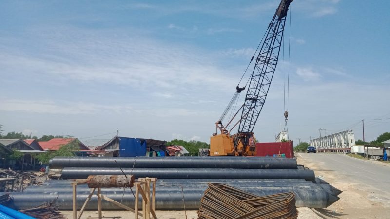Diduga Pekerja Jembatan Kuala Langsa KM 8 Abaikan K3 Konsultan dan Kontraktor Tutu Mata