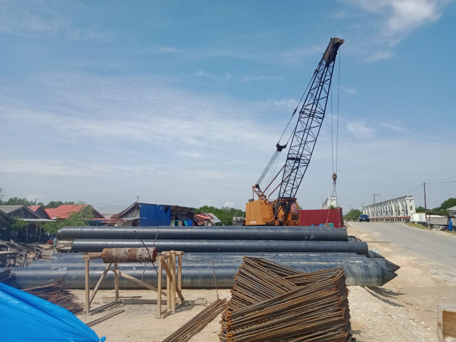 Diduga Pekerja Jembatan Kuala Langsa KM 8 Abaikan K3 Konsultan dan Kontraktor Tutu Mata
