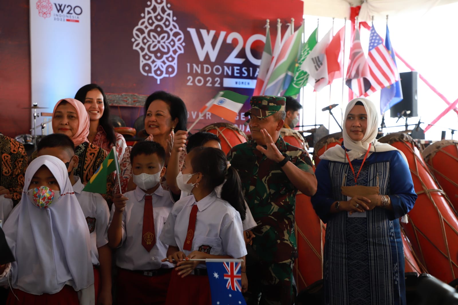 Pangdam I/BB Hadiri Pembukaan KTT Women 20 Summit di Danau Toba