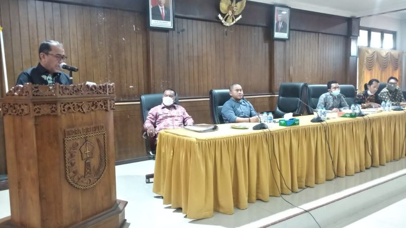 Wabup Inhu Buka Rapat Presentasi Progres Naska Akademik Penetapan Hari Jadi Inhu