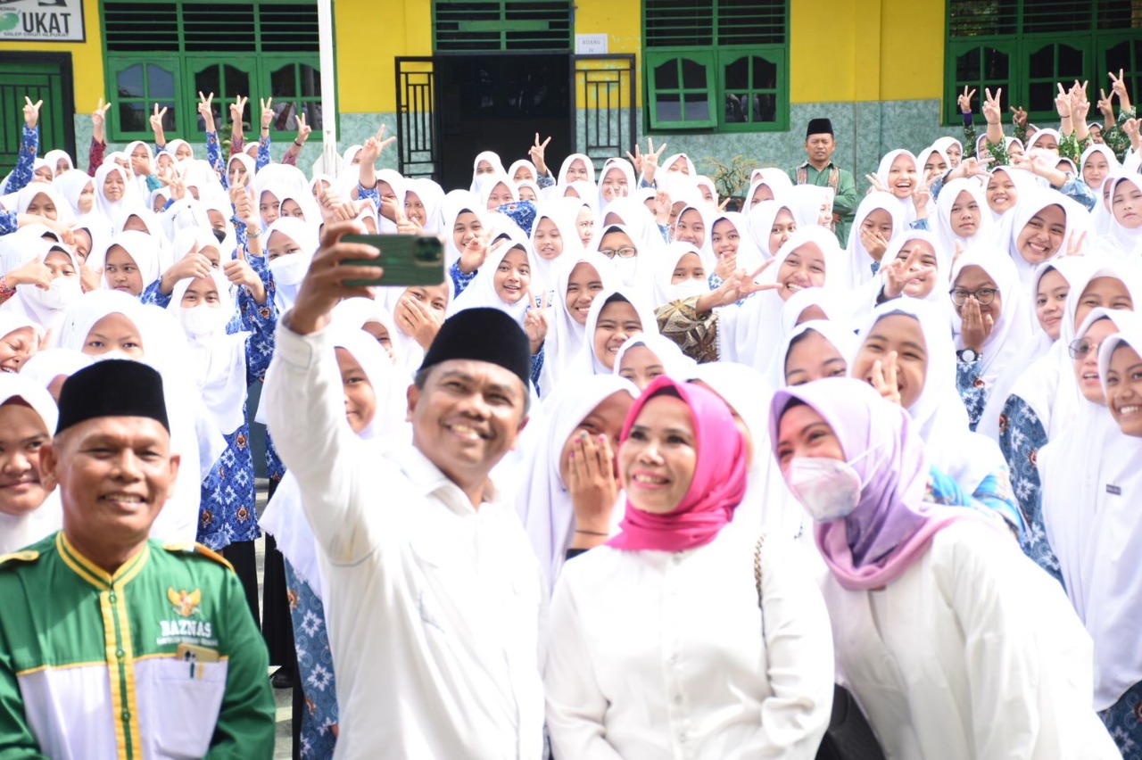 Bupati Sergai Bawa Kabar Gembira Tentang Beasiswa Bagi yang Berprestasi dan Kurang Mampu