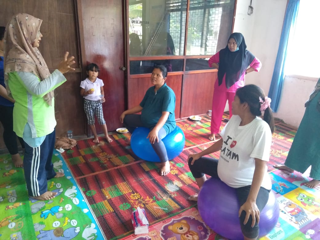Metode HATI (Happy Tiup-tiup) Menjadi Trending Di PMB Bidan Yuli Kejorongan Ophir Pasaman Barat