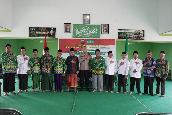 Kapolres Kukar Kunjungi Sejumlah Tokoh Agama