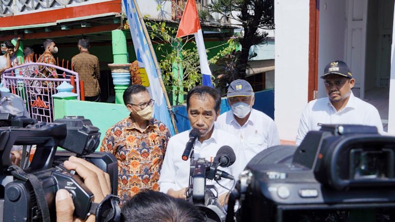 Bersama Presiden RI dan Gubsu, Wali Kota Medan Tinjau Langsung Bedah Rumah di Kampung Belawan Bahari