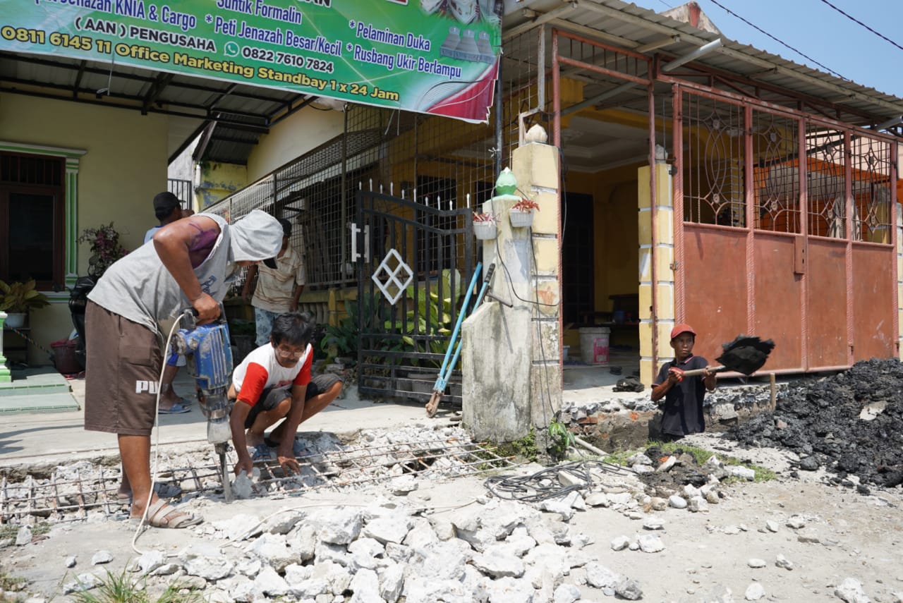 Dinas PU Segera Rampungkan Pembuatan Drainase Jalan Aman Kelurahan Cinta Damai Medan Helvetia