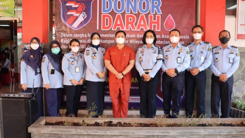 Peringati HDKD ke- 77, Pegawai Rutan Cipinang Kanwil Kemenkumham DKI Jakarta Ikuti Kegiatan Donor Darah