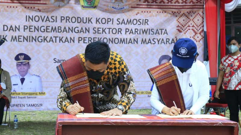 Bupati Samosir Bersama Rektor UGM MoU Nota Kesepahaman