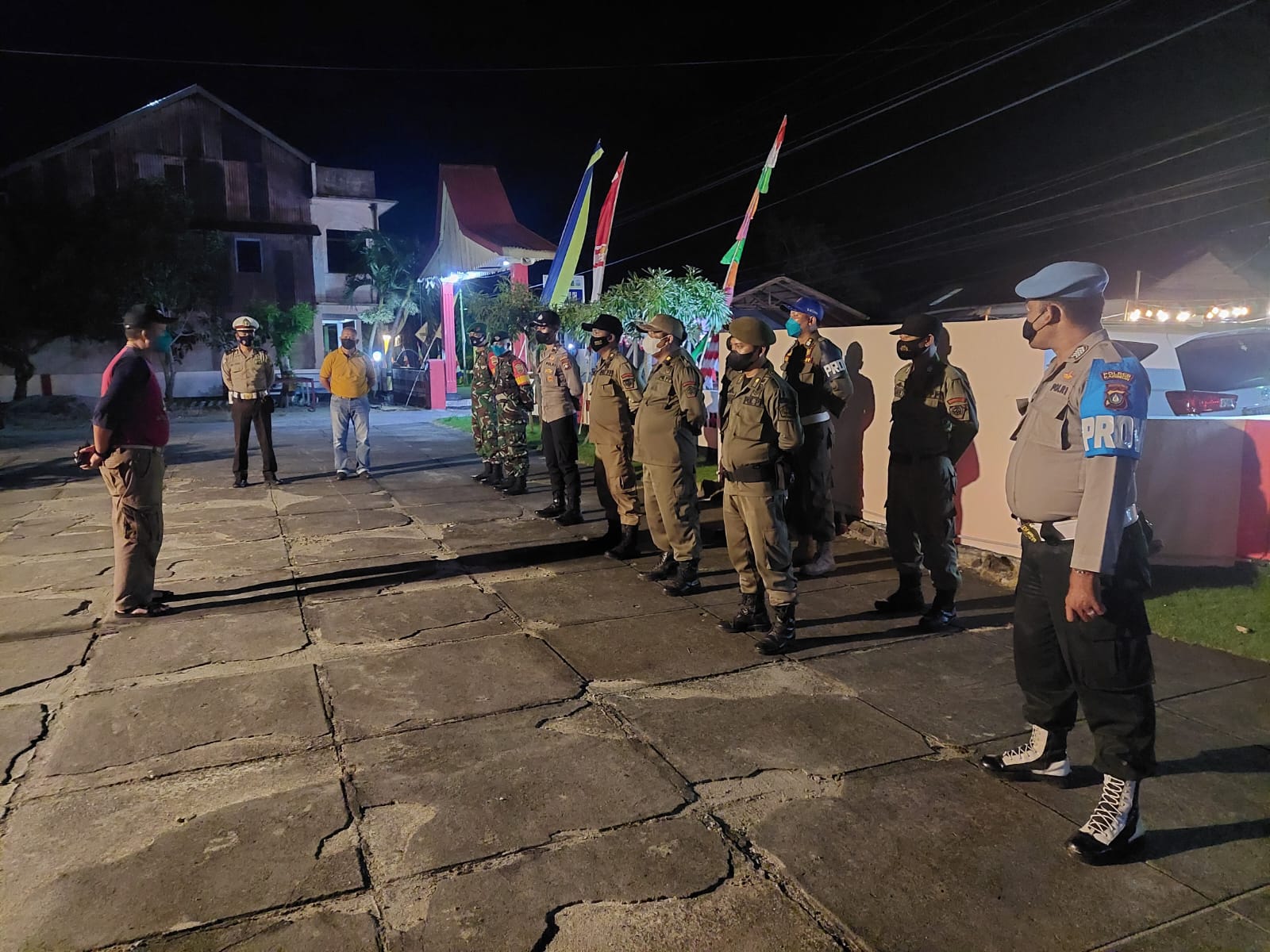 Polsek Kundur Beserta Unsur Muspida, Gelar Patroli Blue Light, Kryd dan Antisipasi Penyebaran Covid 19.