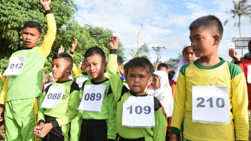 Meriahkan HUT RI Ke – 77 Bupati Tapsel Lepas Ratusan Peserta Lomba Lari
