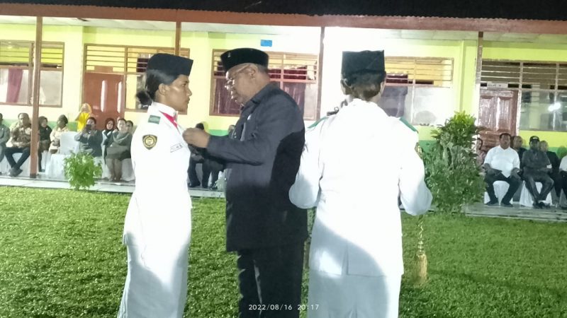 Bupati Samsudin Anggiluli,SE Teguhkan Pasukan Paskibraka Kabupaten Sorong Selatan Tahun 2022.
