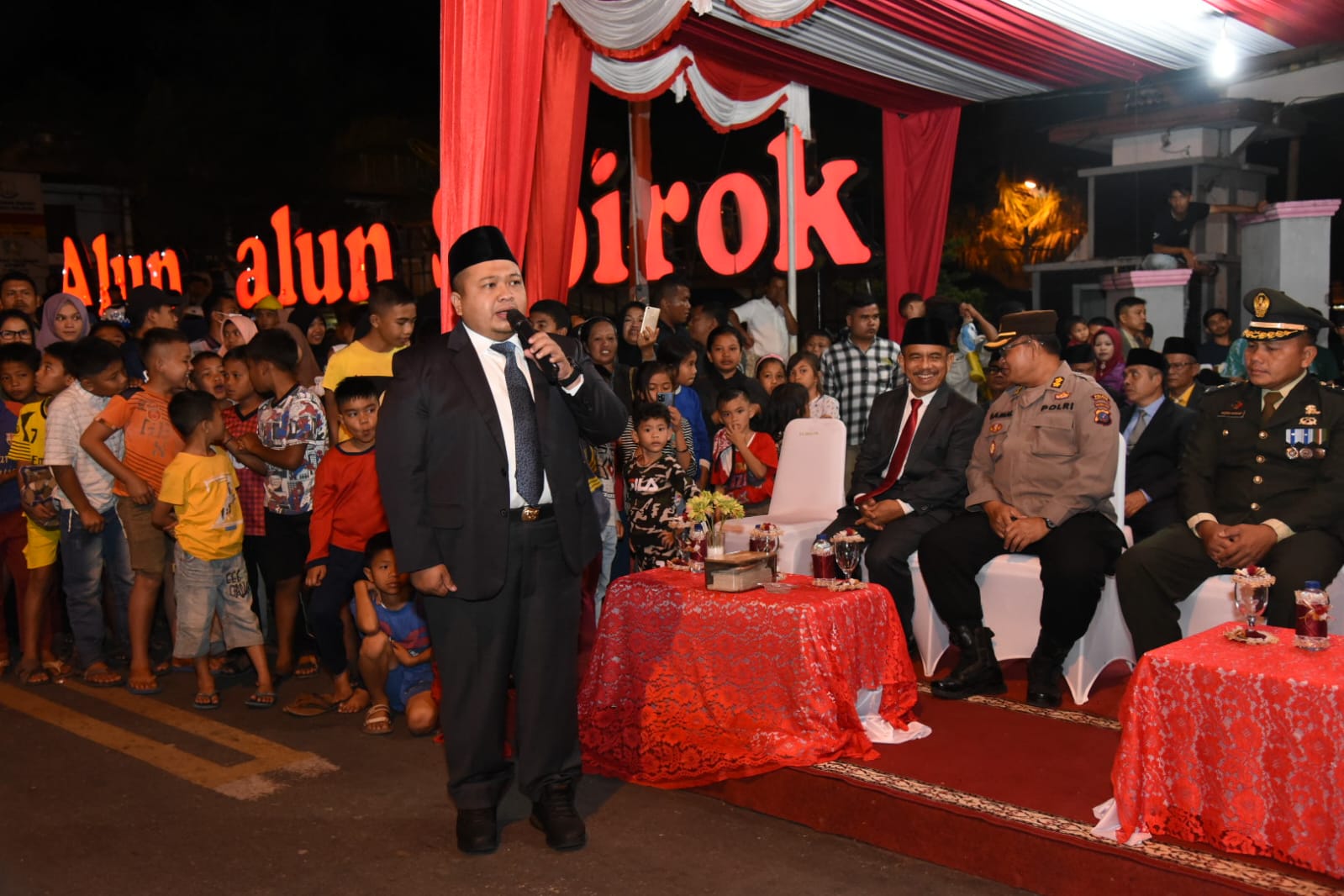 Setelah Bertahun – Tahun Absen Akibat Pandemi Covid-19 Forkopimda Tapsel Lepas Pawai Obor HUT RI