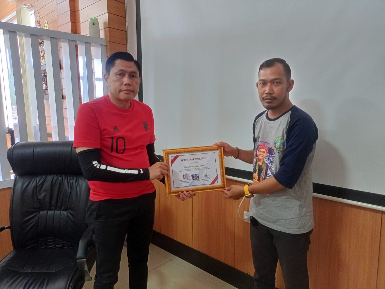 Bertepatan di HUT Ke – 77 RI, IWO Muba Beri Apresiasi OPD, BUMD, dan Stakeholder