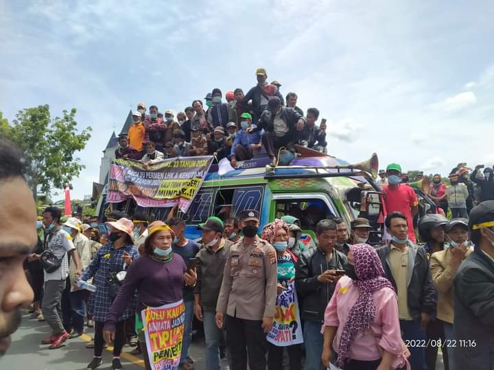 Ketua DPRD Samosir Sahuti Aspirasi Petani Penyadapan Getah Pinus