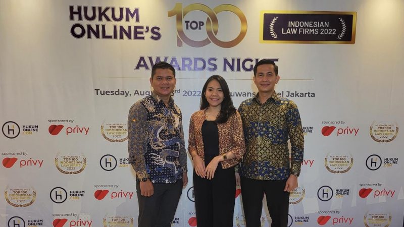 Kantor Hukum Warda Larosa Raih Urutan Ke-31 Top 100 Awards Nights Indonesia