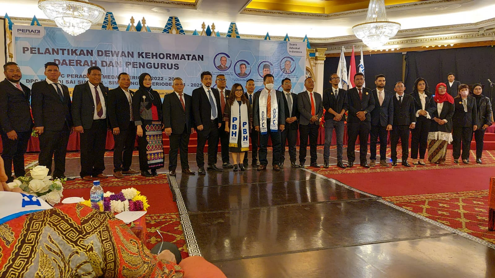 Juniver Girsang Lantik PBH Peradi SAI Medan